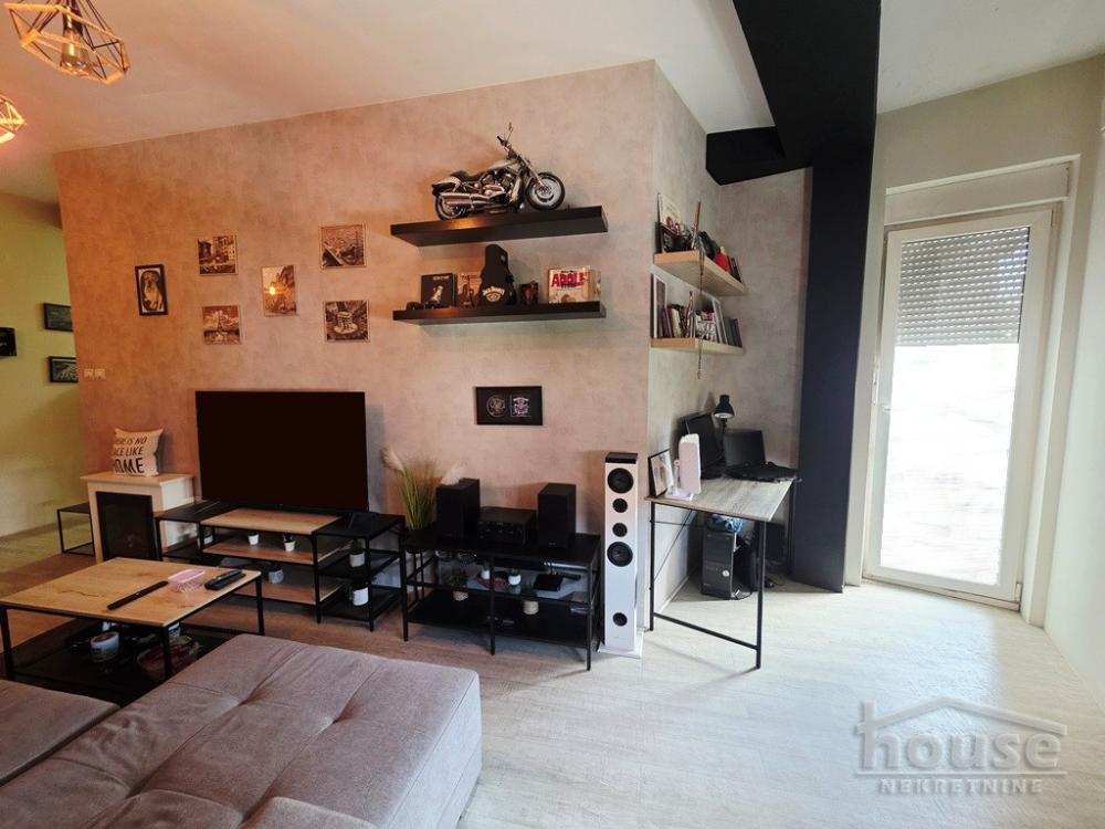 Slika 3 - Stan,NOVI SAD,BULEVAR,kv: 70.00, € 200000, ID: 1065932