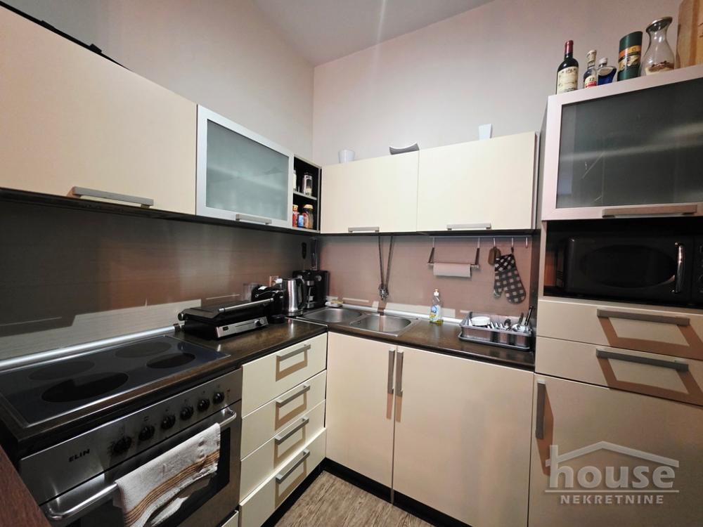 Slika 5 - Stan,NOVI SAD,BULEVAR,kv: 70.00, € 200000, ID: 1065932
