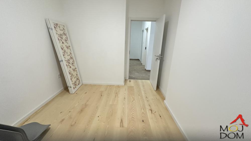 Slika 11 - Stan,NOVI SAD,TELEP,kv: 60, € 175000, ID: 1032133