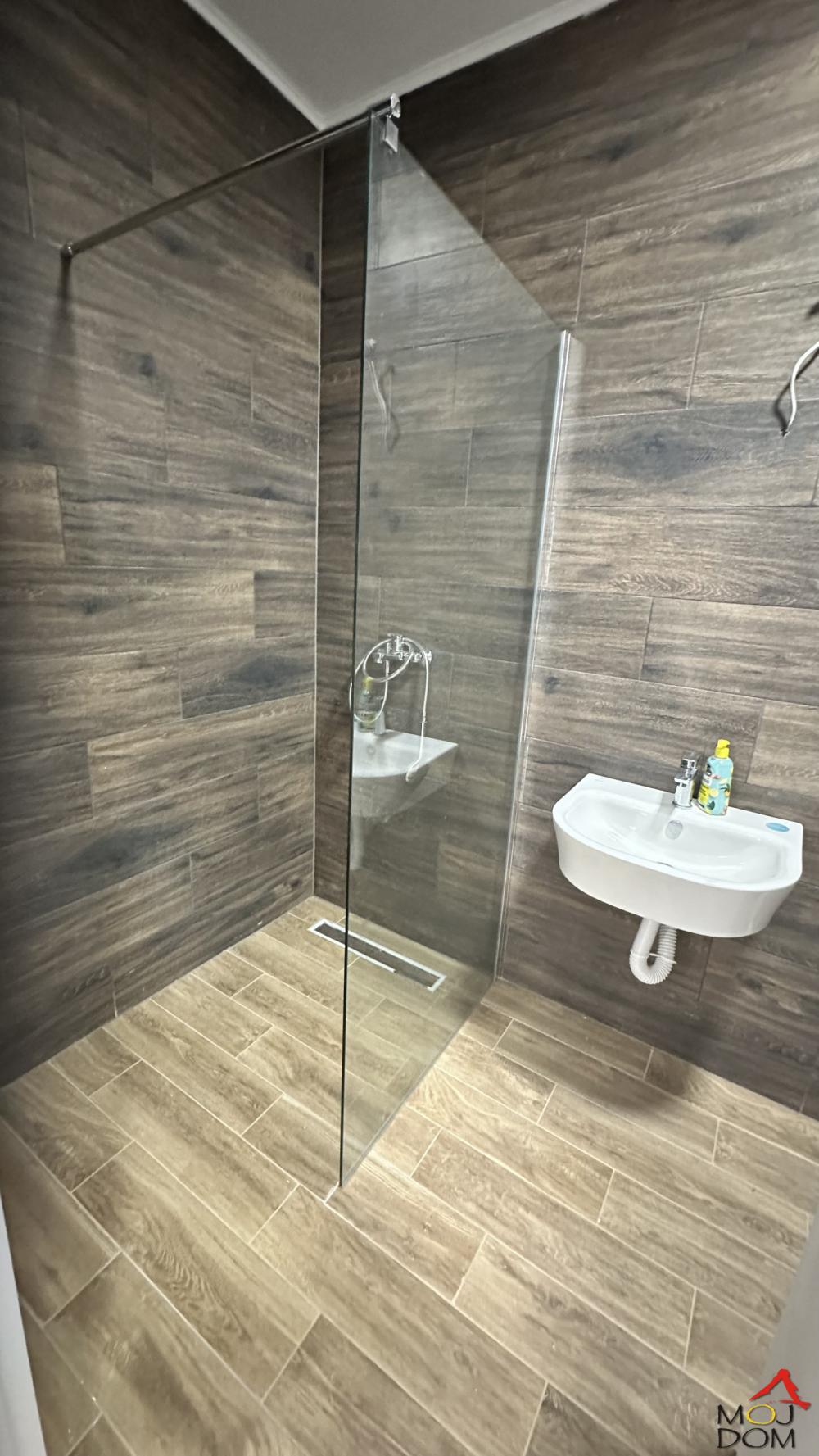 Slika 10 - Stan,NOVI SAD,TELEP,kv: 60, € 175000, ID: 1032133