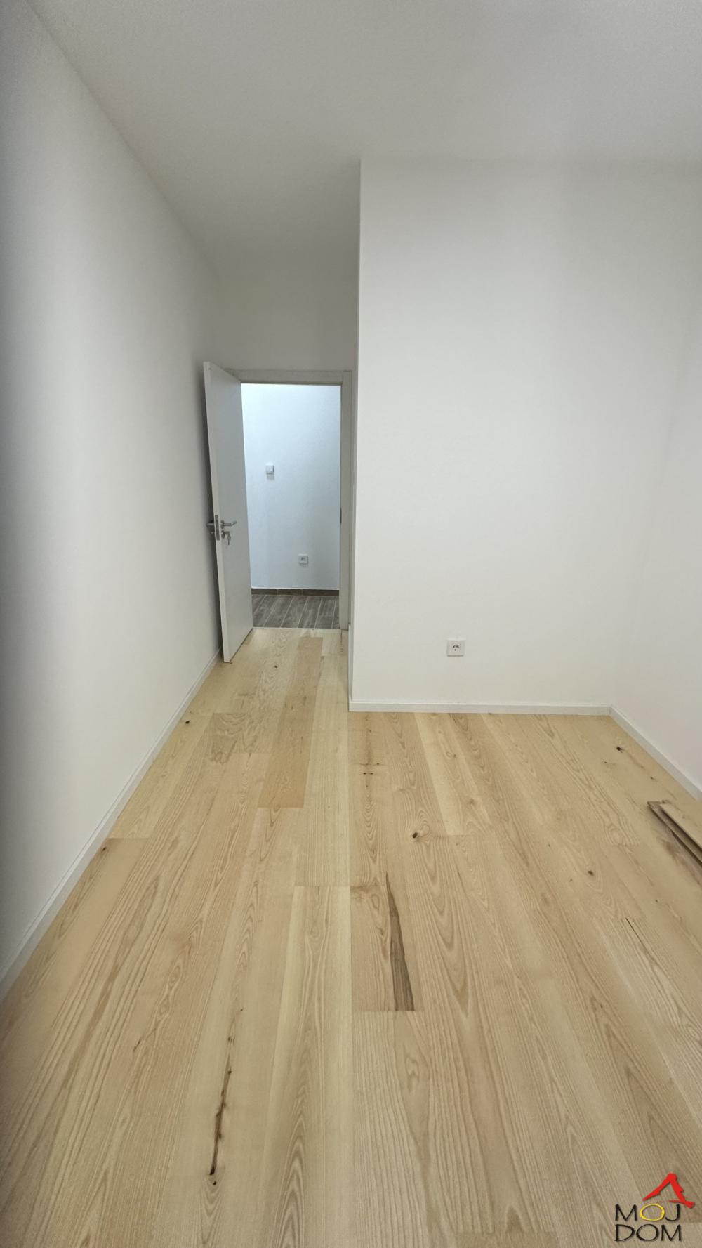 Slika 8 - Stan,NOVI SAD,TELEP,kv: 60, € 175000, ID: 1032133