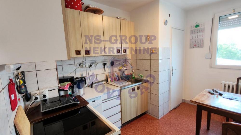 Glavna slika -Odličan stan na Sraroj Detelinari, na 3. spratu