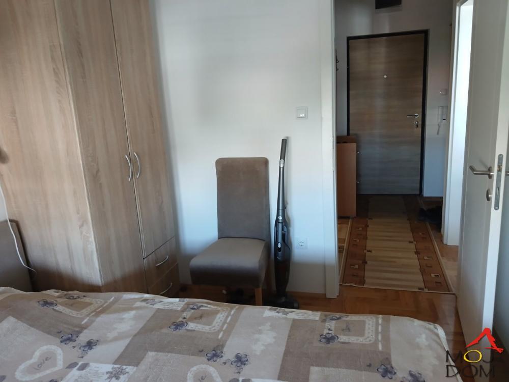 Slika 8 - Stan,NOVI SAD,SOMBORSKI BULEVAR,kv: 36, € 133500, ID: 1032418