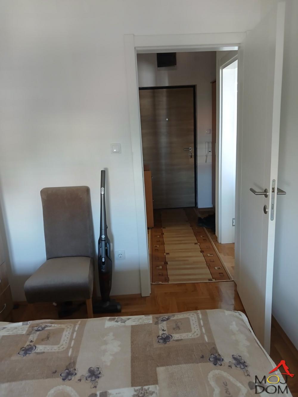 Slika 9 - Stan,NOVI SAD,SOMBORSKI BULEVAR,kv: 36, € 133500, ID: 1032418