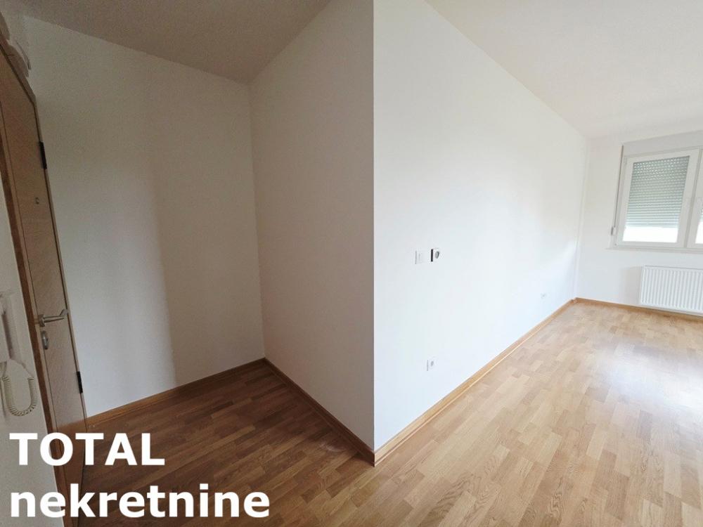 Slika 4 - Stan,NOVI SAD,TELEP,kv: 28.00, € 76950, ID: 1102763