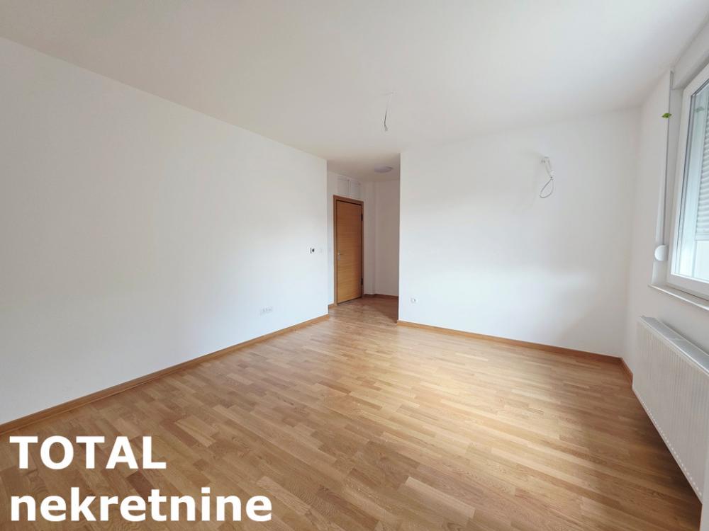 Slika 1 - Stan,NOVI SAD,TELEP,kv: 27.00, € 74960, ID: 1102762