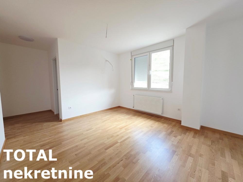 Slika 2 - Stan,NOVI SAD,TELEP,kv: 27.00, € 74960, ID: 1102762