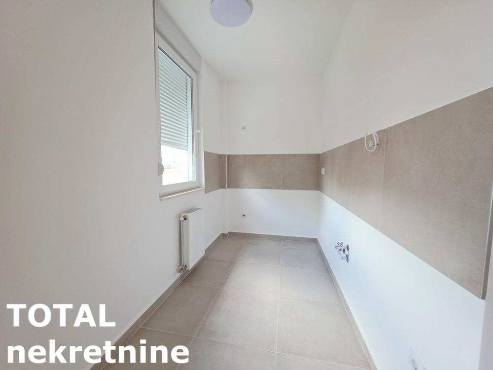 Slika 3 - Stan,NOVI SAD,TELEP,kv: 27.00, € 74960, ID: 1102762