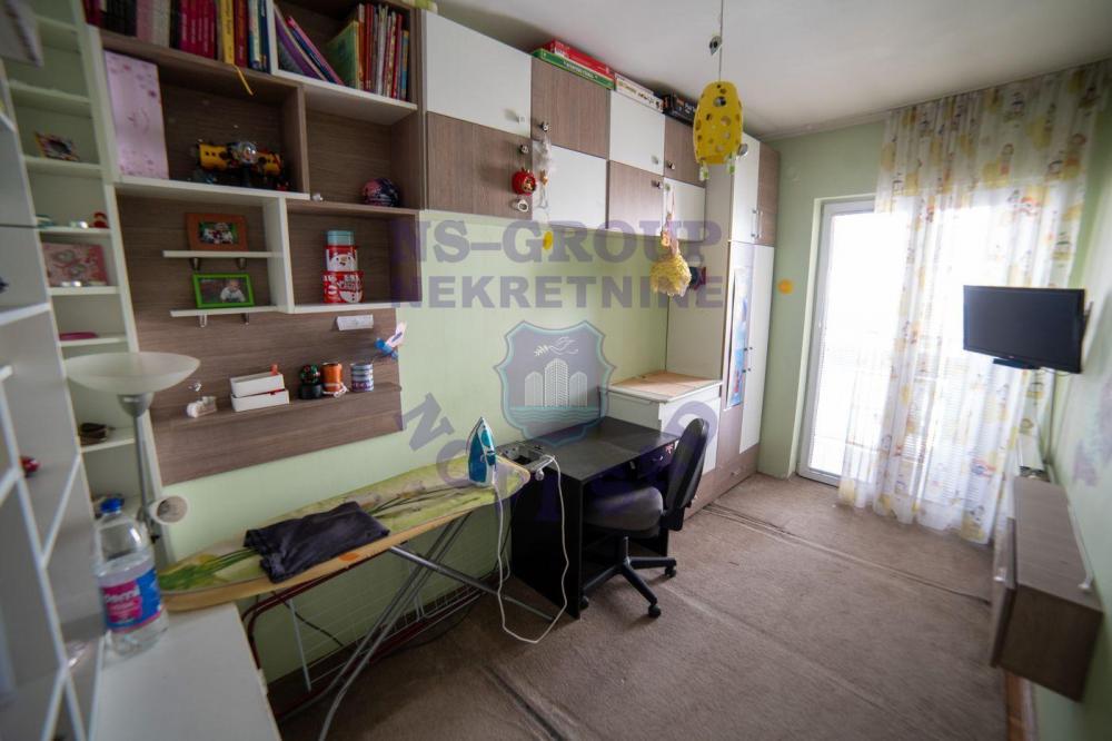 Slika 9 - Odlican trosoban stan na Bulevaru Evrope!