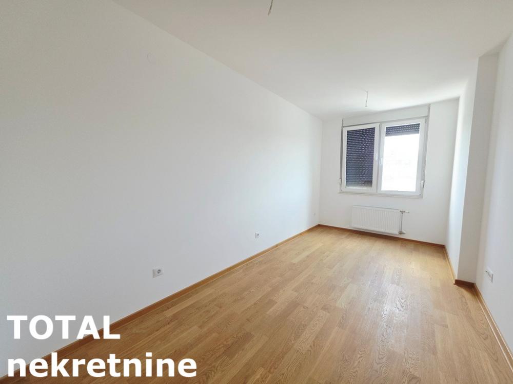 Slika 5 - Stan,NOVI SAD,TELEP,kv: 79.00, € 216120, ID: 1102755