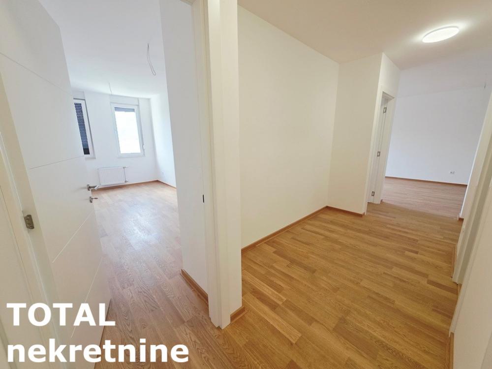 Slika 10 - Stan,NOVI SAD,TELEP,kv: 79.00, € 216840, ID: 1102754