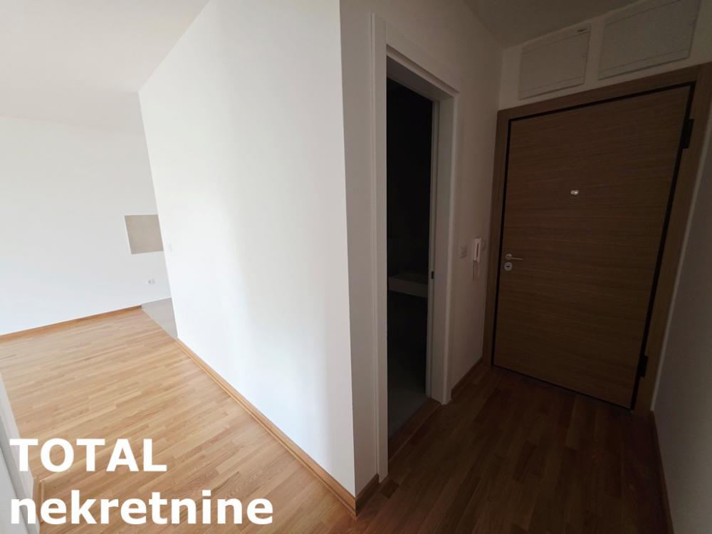 Slika 8 - Stan,NOVI SAD,TELEP,kv: 45.00, € 123670, ID: 1102757