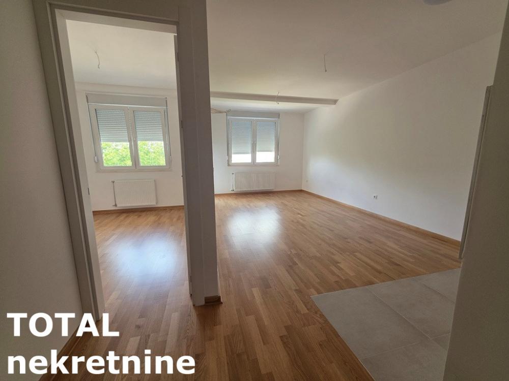 Slika 9 - Stan,NOVI SAD,TELEP,kv: 43.00, € 117730, ID: 1102756