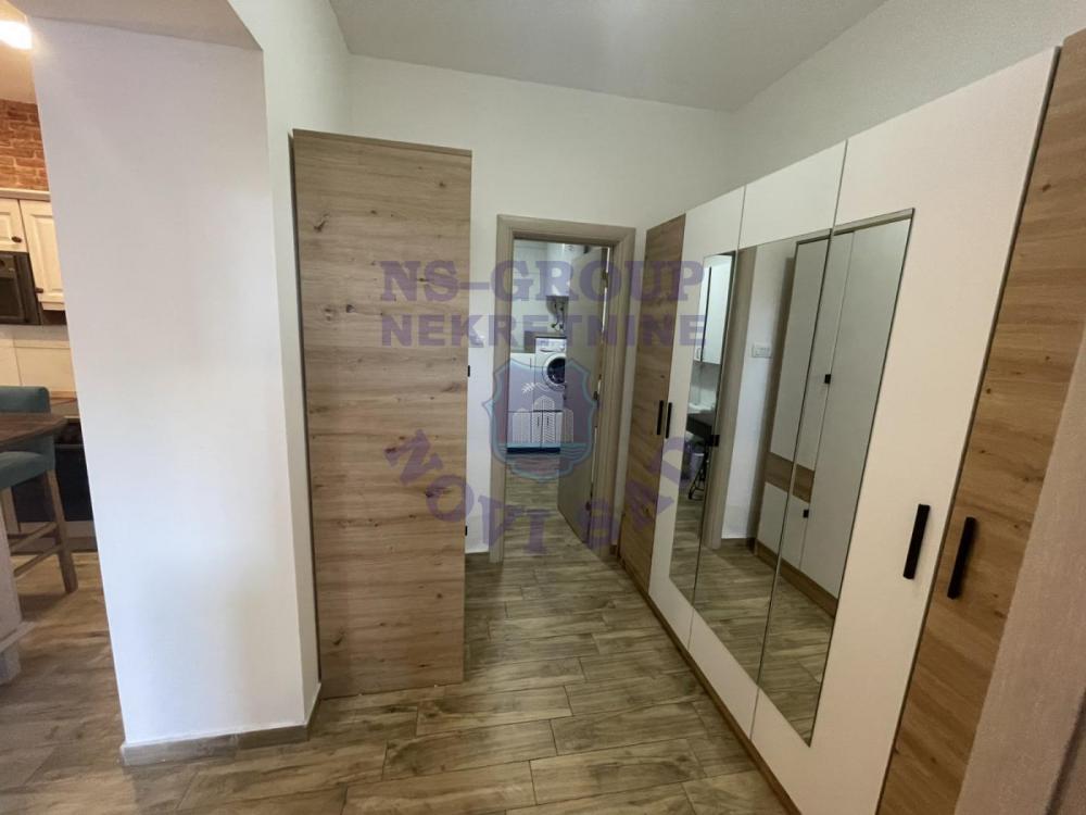 Slika 2 - Jednoiposoban, 45m2, Petrovaradin Novi Sad