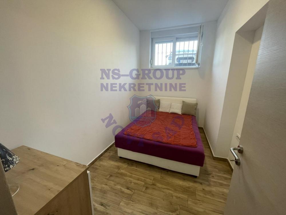 Slika 6 - Jednoiposoban, 45m2, Petrovaradin Novi Sad