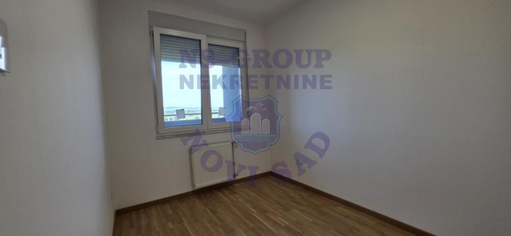 Slika 5 - Dvosoban, 42m2, Avijatičarsko naselje Novi Sad, sa terasom, ima lift