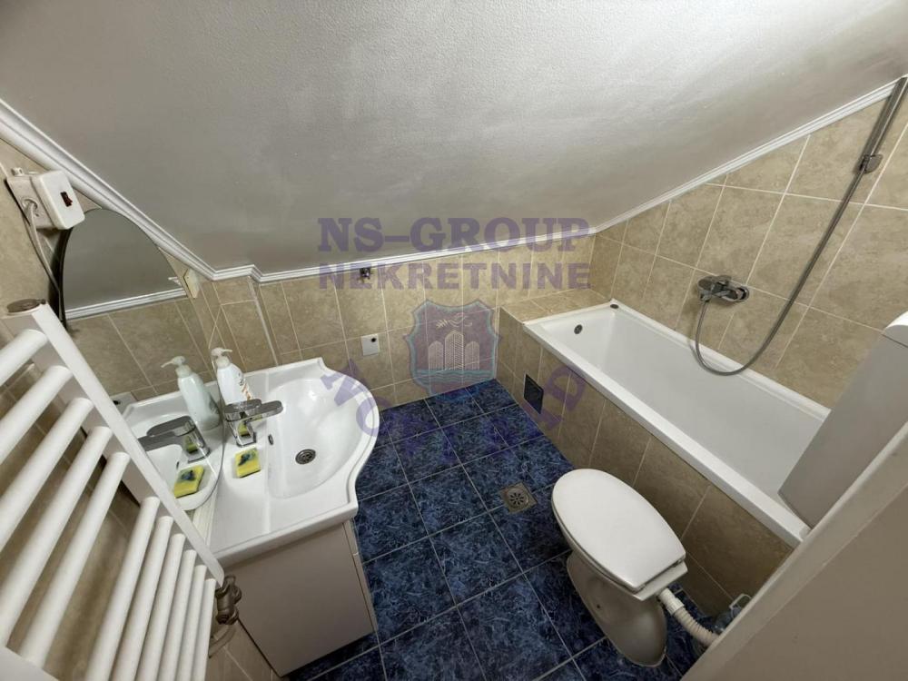 Slika 0 - Trosoban, 65m2, Bulevar Evrope Novi Sad, sa terasom, ima lift