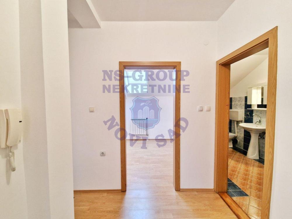 Slika 4 - Petosoban stan na Novom naselju!