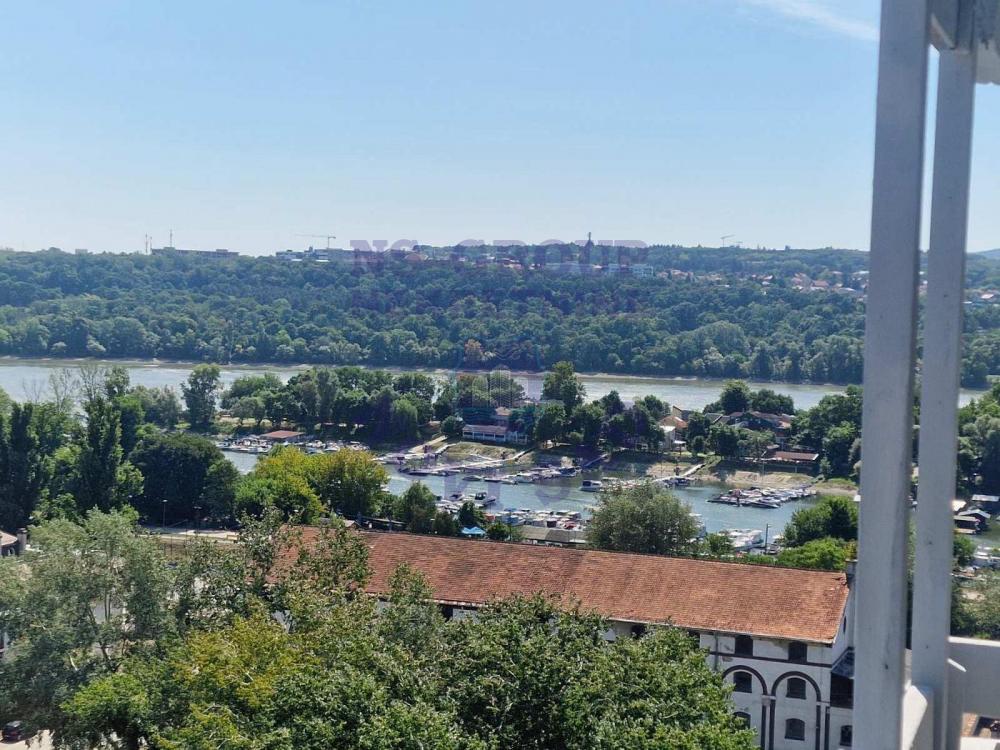 Slika 11 - Kompletno renoviran trosoban stan na Limanu 3!