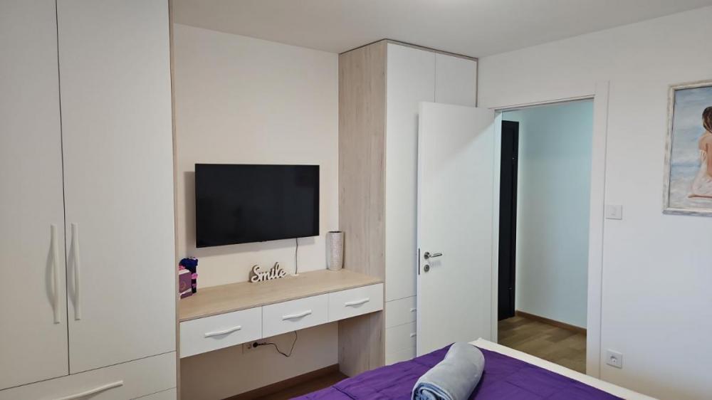 Slika 9 - Troiposoban, 80m2, Nova Detelinara Novi Sad, sa terasom, ima lift