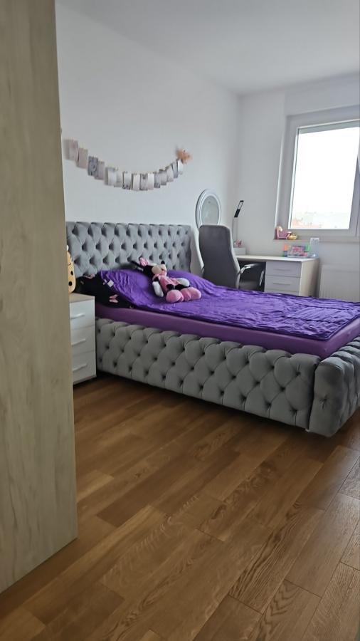 Slika 6 - Troiposoban, 80m2, Nova Detelinara Novi Sad, sa terasom, ima lift