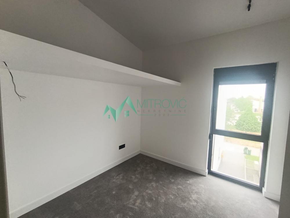 Slika 2 - Telep 185 m2 nov petosoban penthouse sa duplom garažom i krovnom terasom 