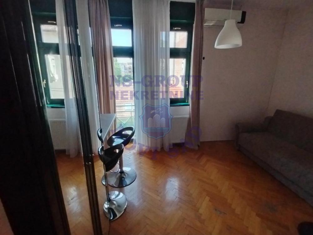 Slika 1 - Jednosoban, 16m2, Socijalno Novi Sad