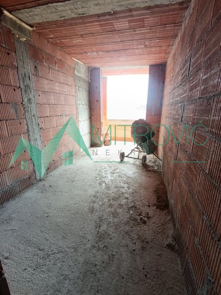 Slika 5 - U BLIZINI FUTOŠKOG PUTA TROSOBAN PENTHOUSE UZ MOGUĆNOST VELIKE KROVNE TERASE 