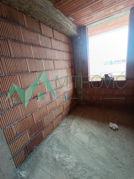 Slika 8 - U BLIZINI FUTOŠKOG PUTA TROSOBAN PENTHOUSE UZ MOGUĆNOST VELIKE KROVNE TERASE 