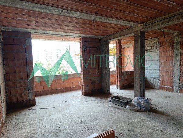 Slika 4 - U BLIZINI FUTOŠKOG PUTA TROSOBAN PENTHOUSE UZ MOGUĆNOST VELIKE KROVNE TERASE 
