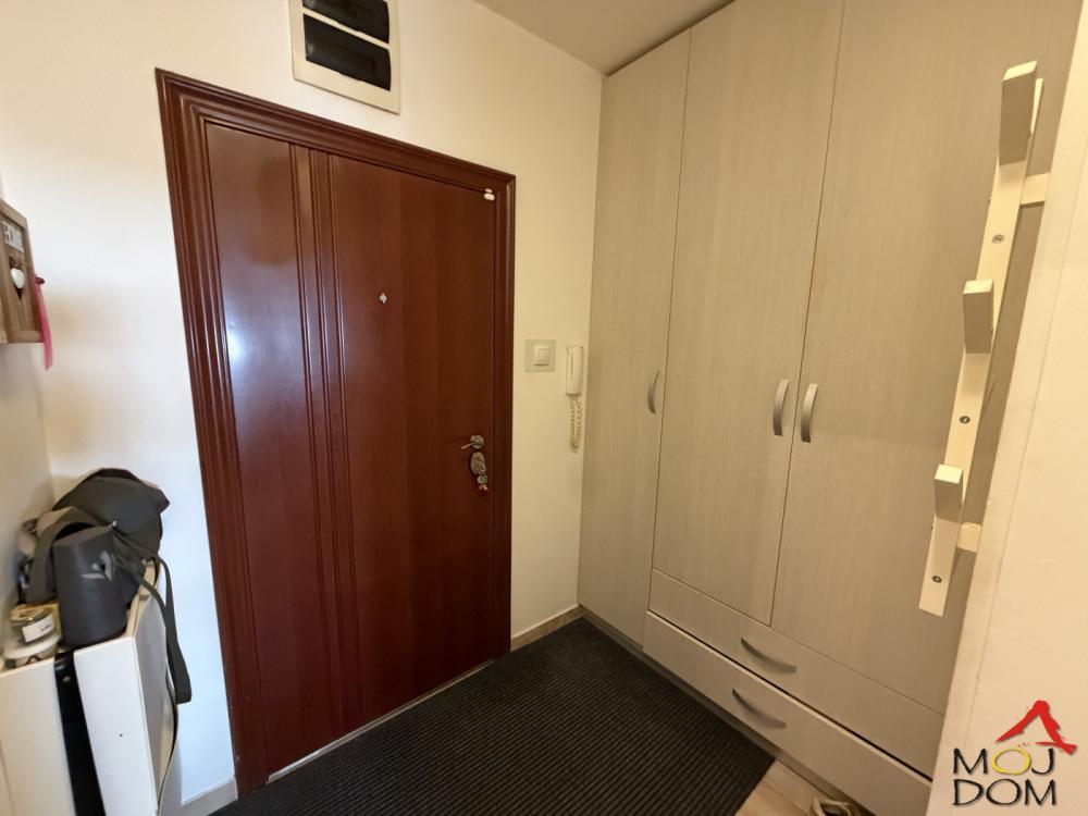 Glavna slika -Stan,NOVI SAD,SOMBORSKI BULEVAR,kv: 41, € 123600, ID: 1032391