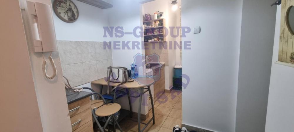 Slika 1 - Jednoiposoban na Satelitu!