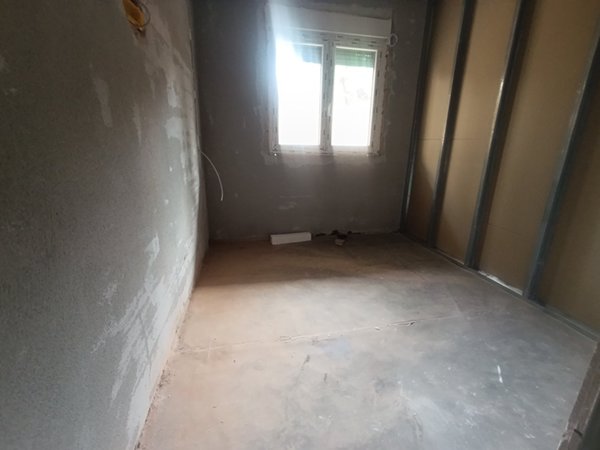 Slika 4 - 47 m2 dvoiposoban + dvorišna terasa i parking gratis