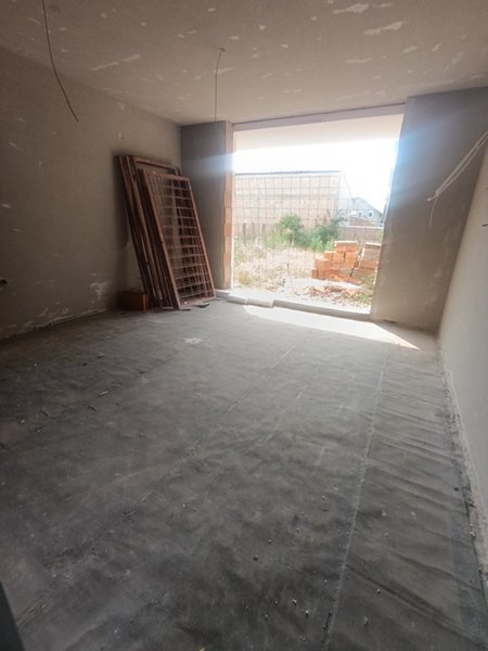 Slika 3 - 47 m2 dvoiposoban + dvorišna terasa i parking gratis