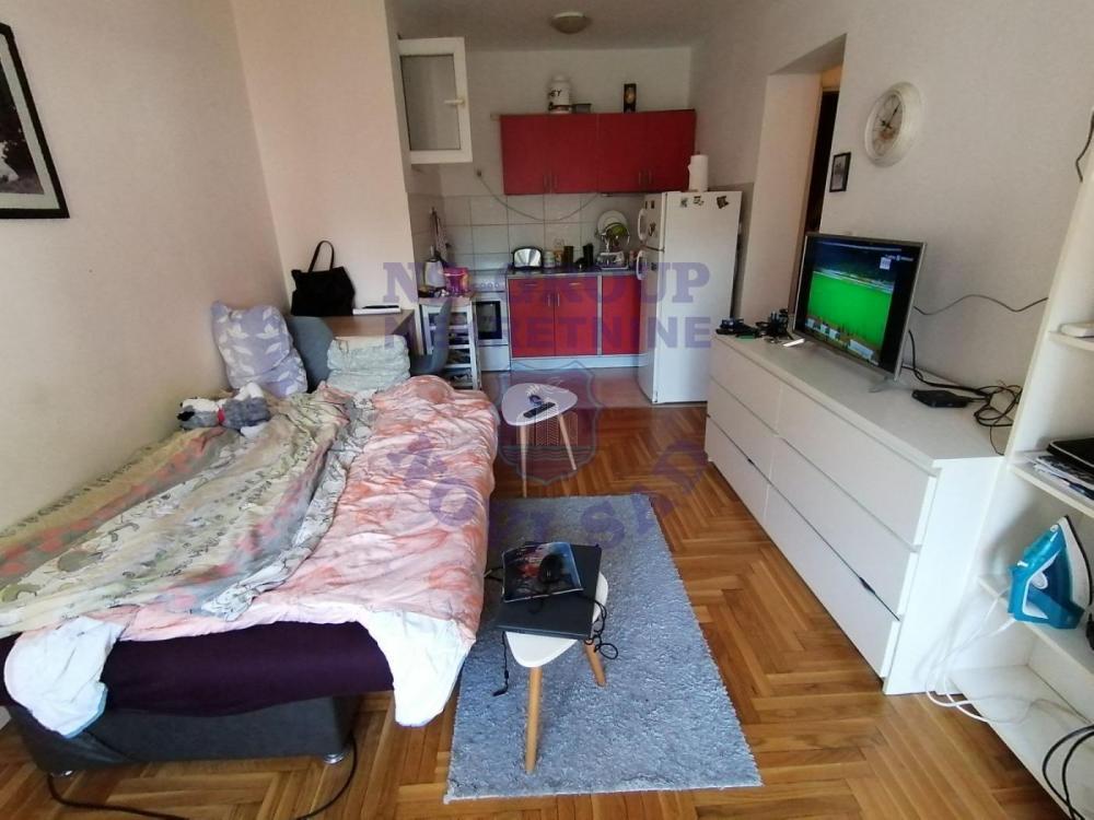 Slika 2 - Jednosoban, 25m2, Podbara Novi Sad, sa terasom