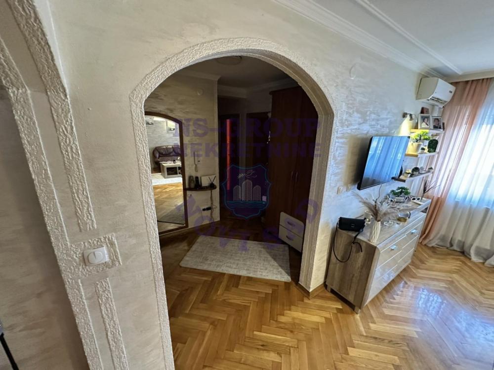 Slika 5 - Na prodaju triposoban stan na Detelinari