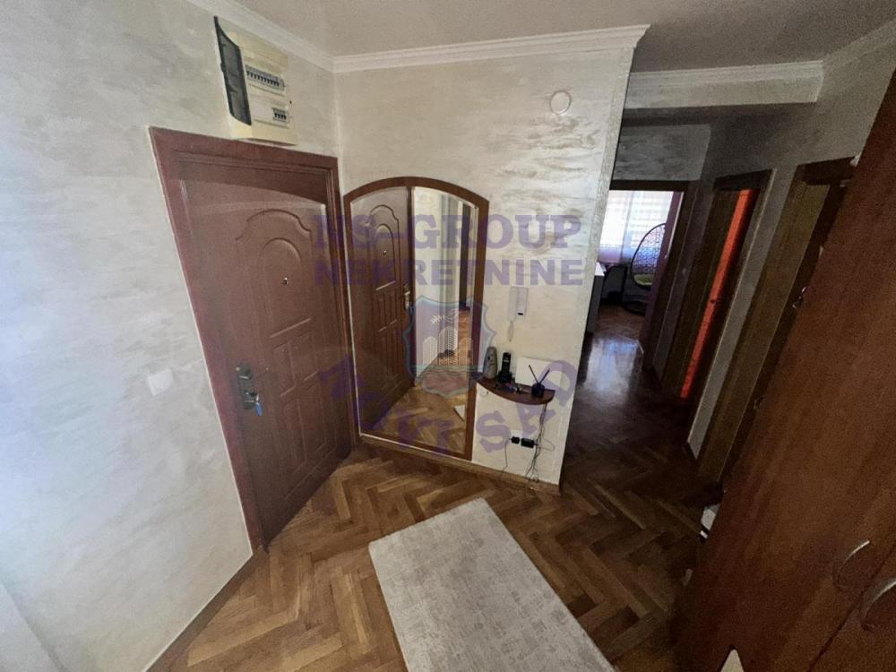 Slika 7 - Na prodaju triposoban stan na Detelinari