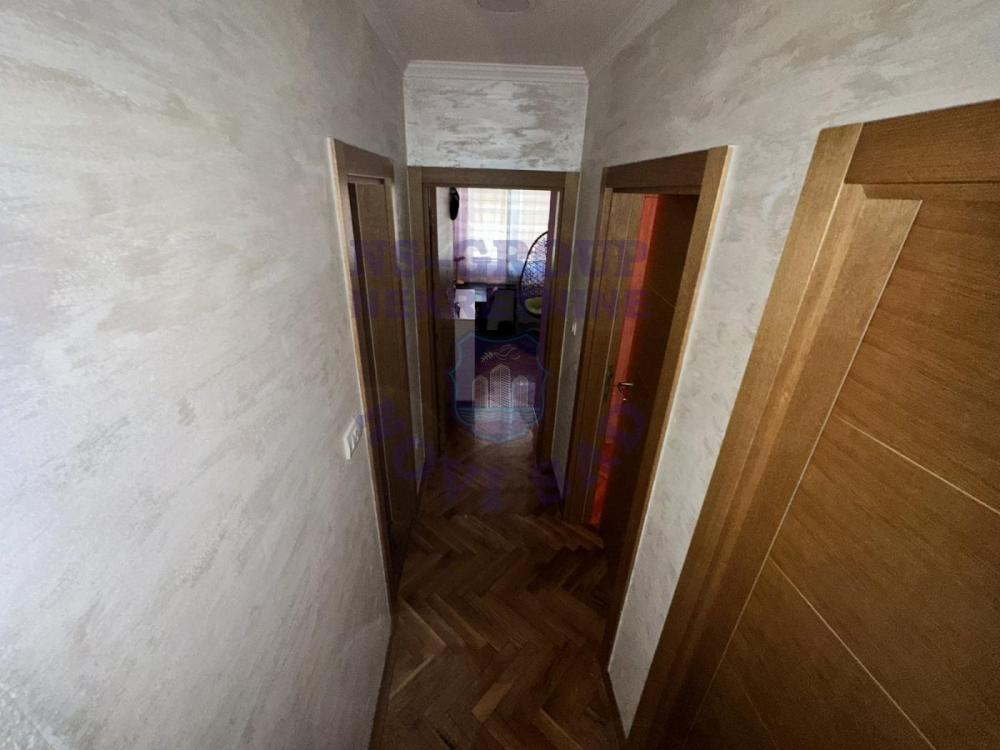 Slika 8 - Na prodaju triposoban stan na Detelinari