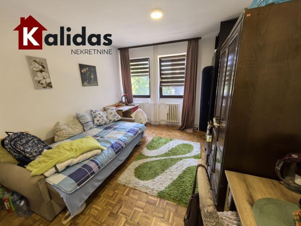 Slika 2 - Stan,NOVI SAD,BULEVAR,kv: 22, € 82400, ID: 1008849