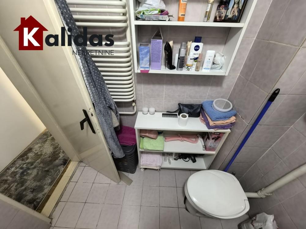 Slika 5 - Stan,NOVI SAD,BULEVAR,kv: 22, € 82400, ID: 1008849