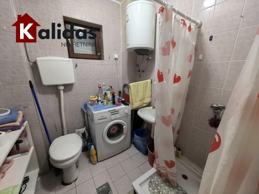 Slika 4 - Stan,NOVI SAD,BULEVAR,kv: 22, € 82400, ID: 1008849