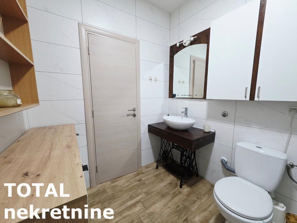 Slika 11 - Stan,PETROVARADIN,PETROVARADIN,kv: 45.00, € 87500, ID: 1102750