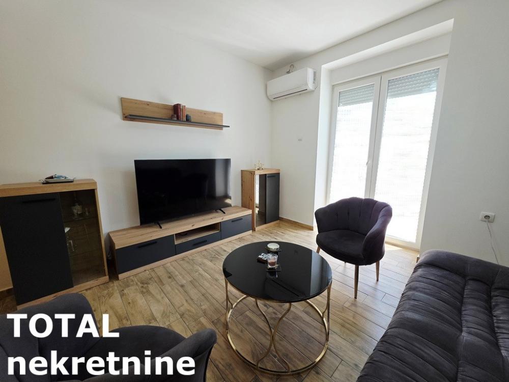 Slika 3 - Stan,PETROVARADIN,PETROVARADIN,kv: 45.00, € 87500, ID: 1102750