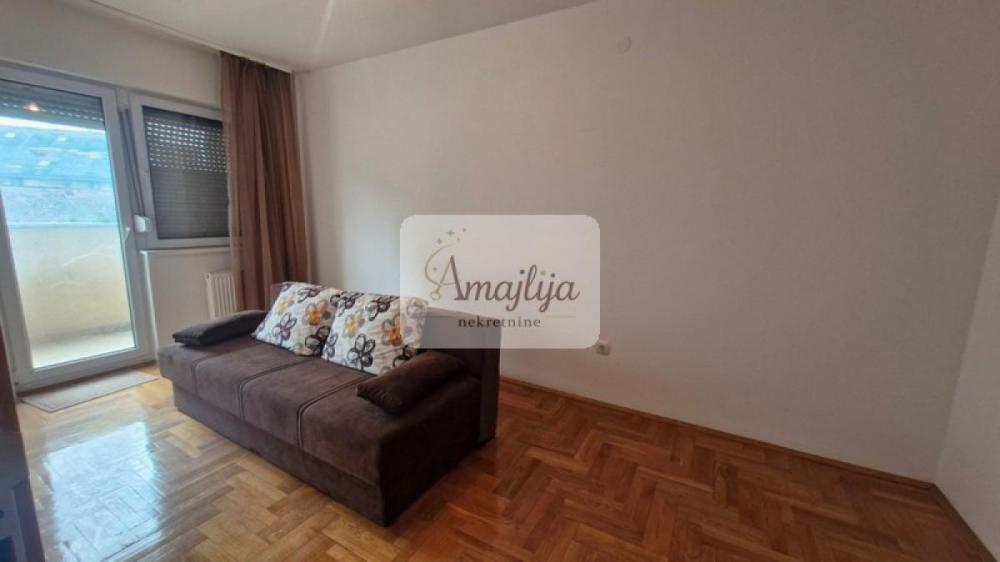 Slika 4 - Trosoban porodičan stan, centar