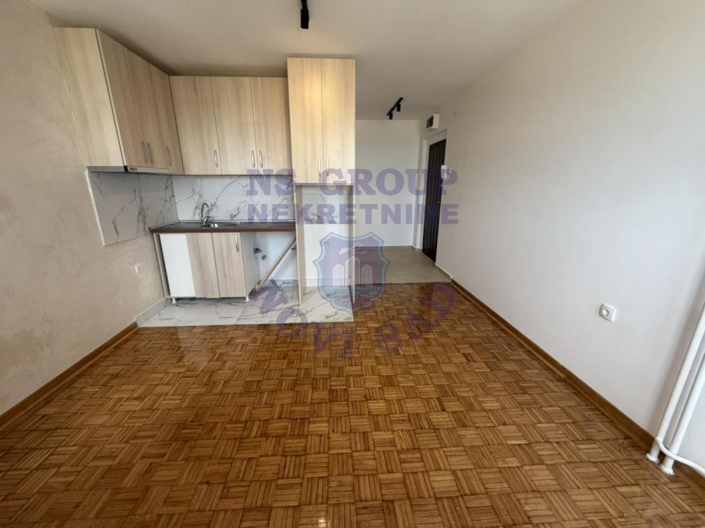 Slika 4 - Jednosoban, 21m2, Bulevar oslobođenja Novi Sad, ima lift