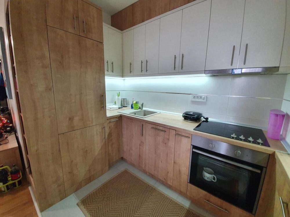 Slika 3 - Jednosoban, 31m2, Adamovićevo naselje Novi Sad, sa terasom, ima lift