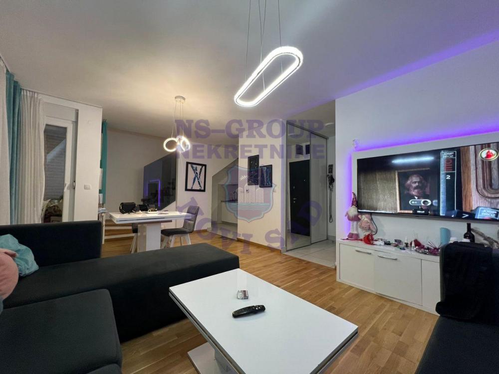 Slika 1 - Četvorosoban, 115m2, Bulevar patrijarha Pavla (Somborski bulevar) Novi Sad, sa terasom, ima lift