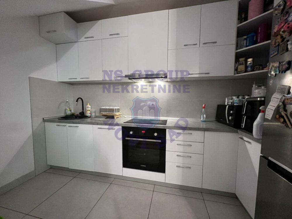 Slika 2 - Četvorosoban, 115m2, Bulevar patrijarha Pavla (Somborski bulevar) Novi Sad, sa terasom, ima lift