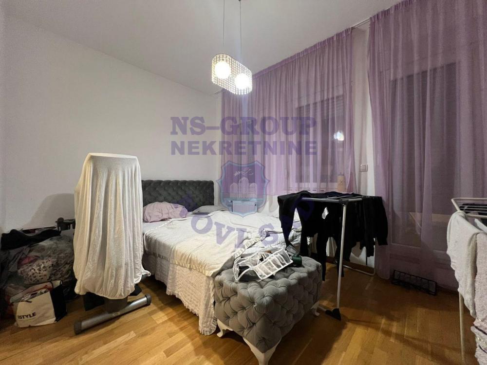 Slika 3 - Četvorosoban, 115m2, Bulevar patrijarha Pavla (Somborski bulevar) Novi Sad, sa terasom, ima lift