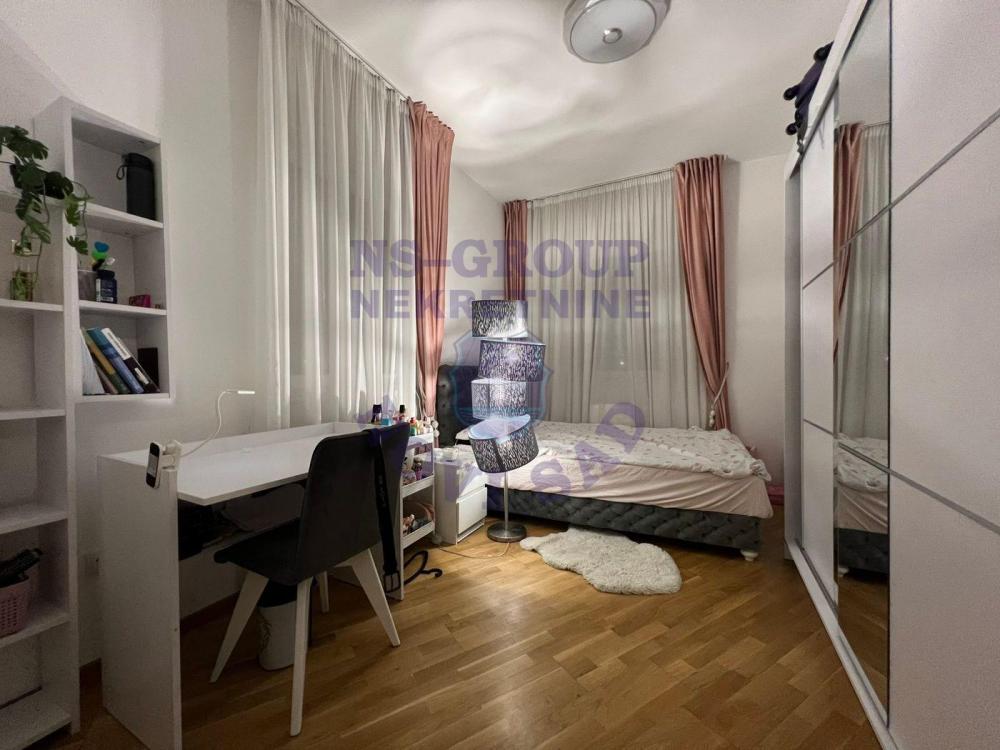 Slika 7 - Četvorosoban, 115m2, Bulevar patrijarha Pavla (Somborski bulevar) Novi Sad, sa terasom, ima lift
